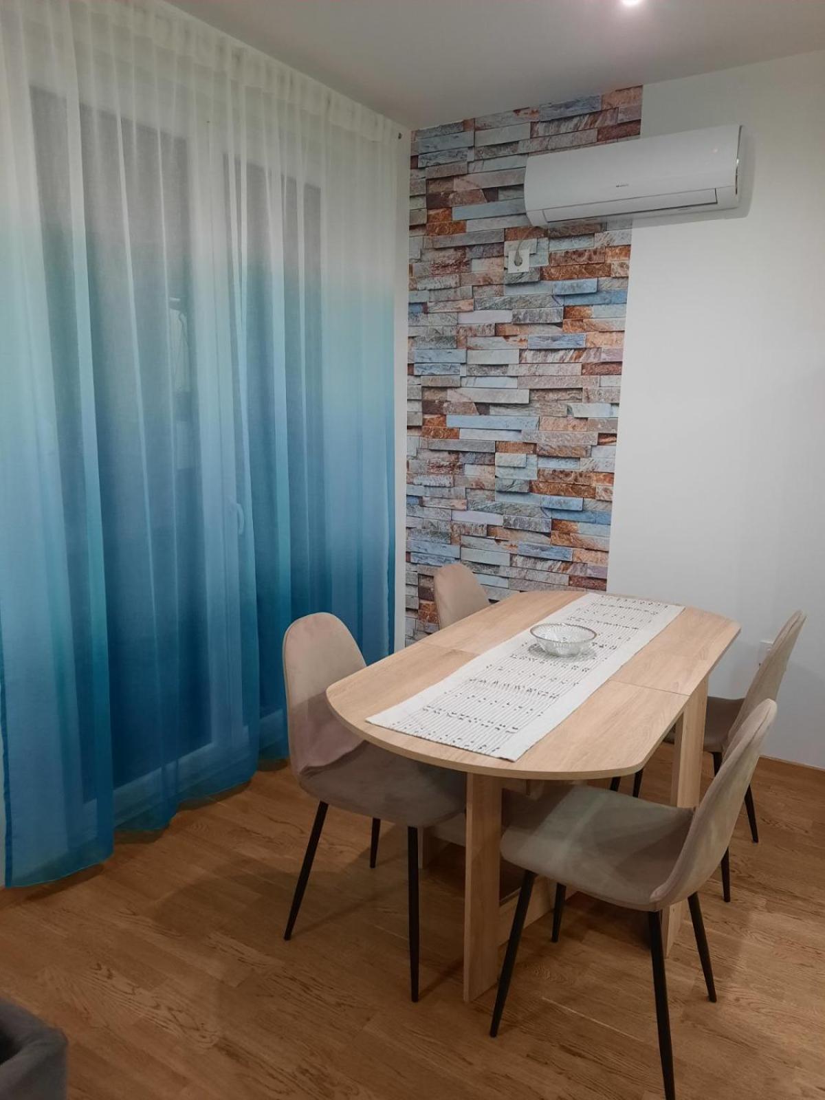 Lux Advent Apartment 苏博蒂察 外观 照片